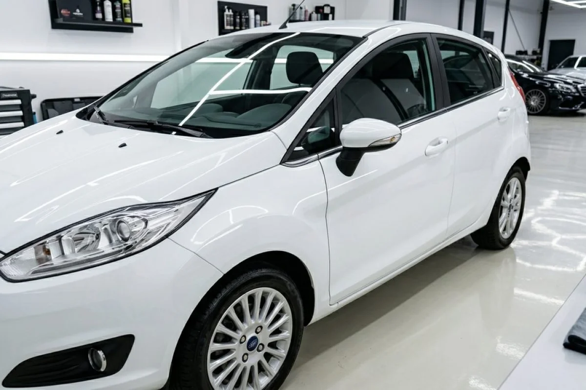 Dopo: Lucidatura Ford Fiesta dopo Grandine